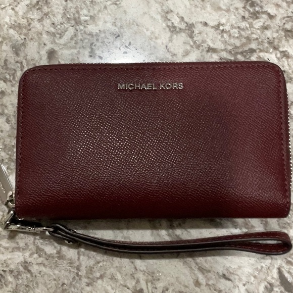 NWT, Michael Kors Jet Set Large zip-around Phone Case - Picture 1 of 4